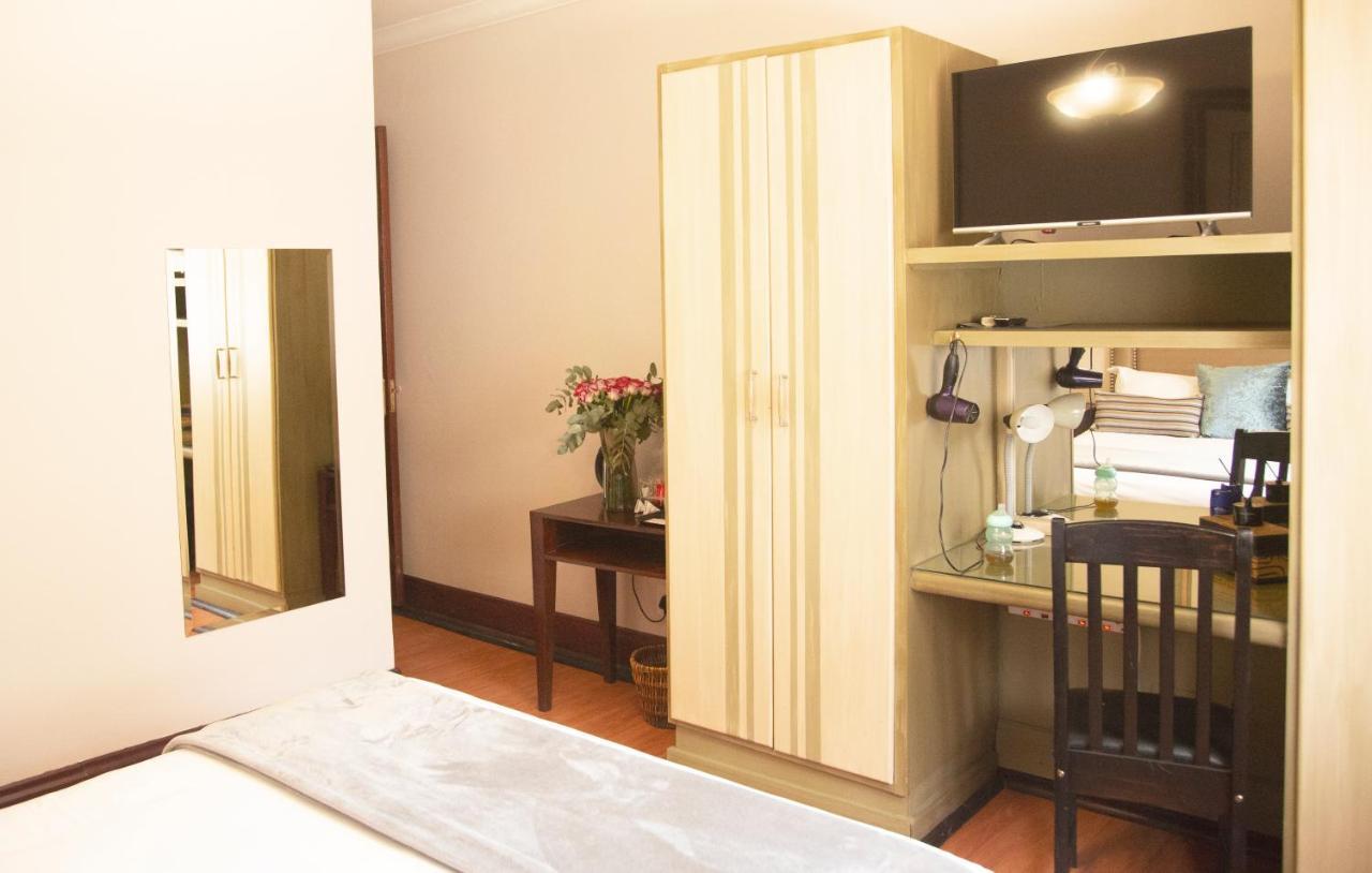 Casa Toscana Lodge Претория Екстериор снимка