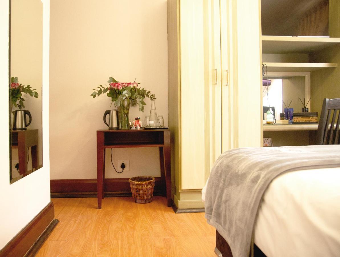 Casa Toscana Lodge Претория Екстериор снимка