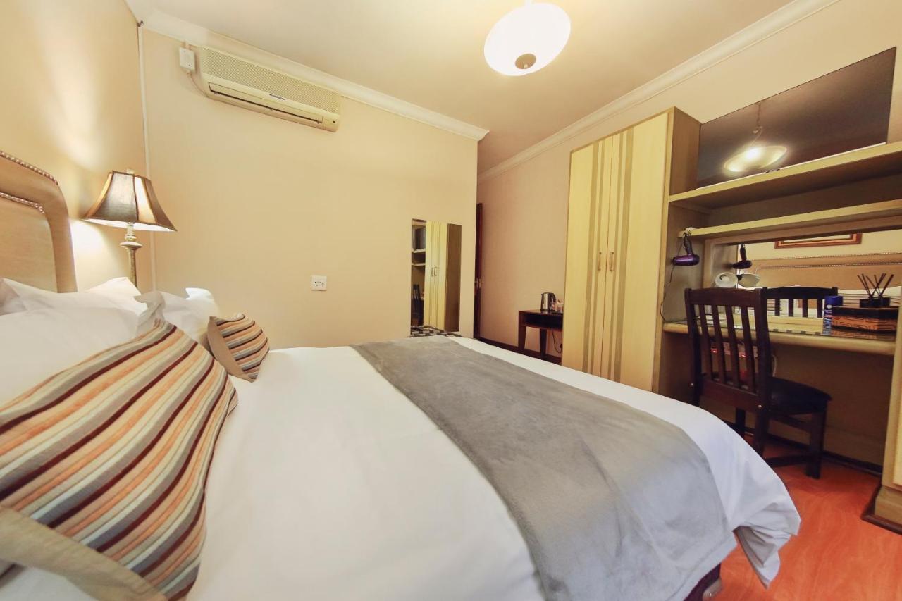 Casa Toscana Lodge Претория Екстериор снимка