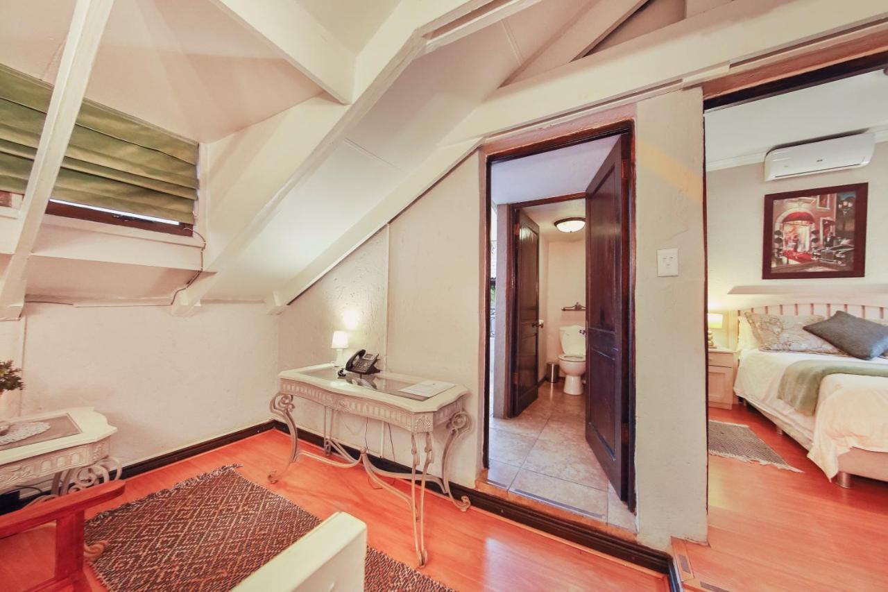 Casa Toscana Lodge Претория Екстериор снимка