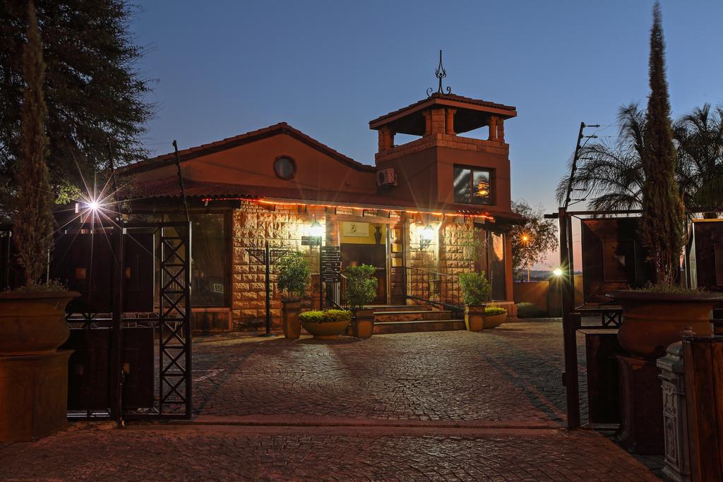 Casa Toscana Lodge Претория Екстериор снимка
